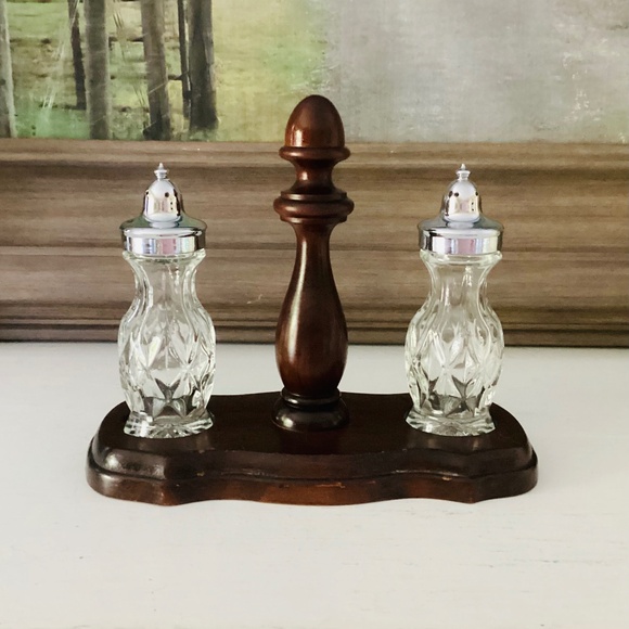 Vintage Glass Salt Pepper Shakers Set Wooden Stand Cottagecore Rustic MCM - Picture 1 of 11